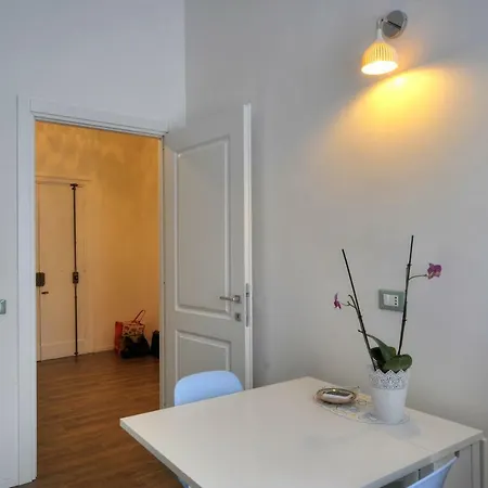 Centralissimo E Luminosissimo A روما